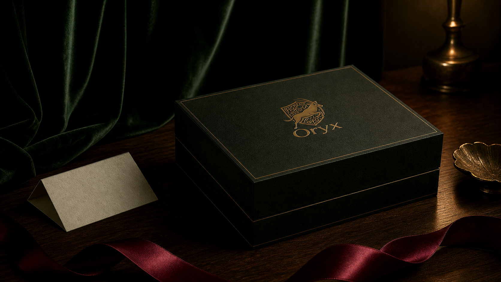 Closed ORYX rigid presentation box